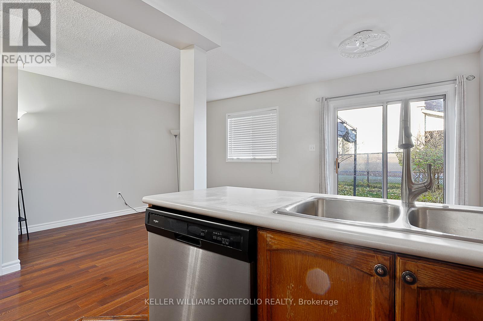 334 Sparrow Circle, Pickering, Ontario  L1V 6Y3 - Photo 13 - E12849134