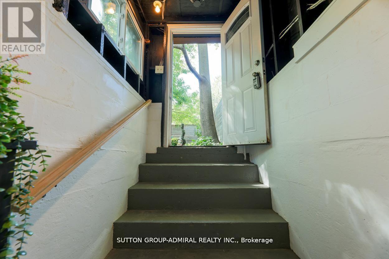 Bsmt - 70 Carlaw Avenue, Toronto (South Riverdale), Ontario  M4M 2R7 - Photo 2 - E12849144