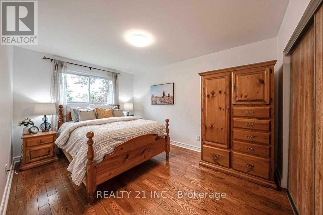 812 Sanok Drive, Pickering (West Shore), Ontario  L1W 2P9 - Photo 14 - E12849150