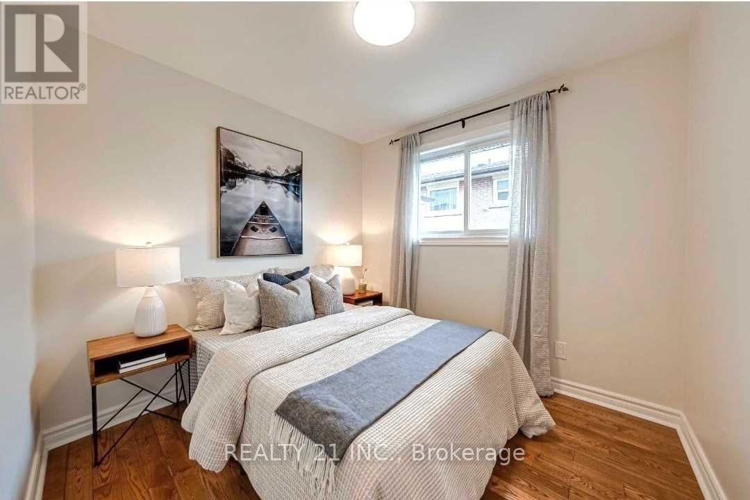 812 Sanok Drive, Pickering (West Shore), Ontario  L1W 2P9 - Photo 15 - E12849150