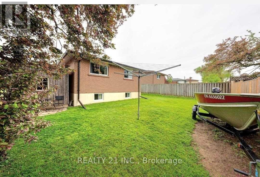 812 Sanok Drive, Pickering (West Shore), Ontario  L1W 2P9 - Photo 23 - E12849150