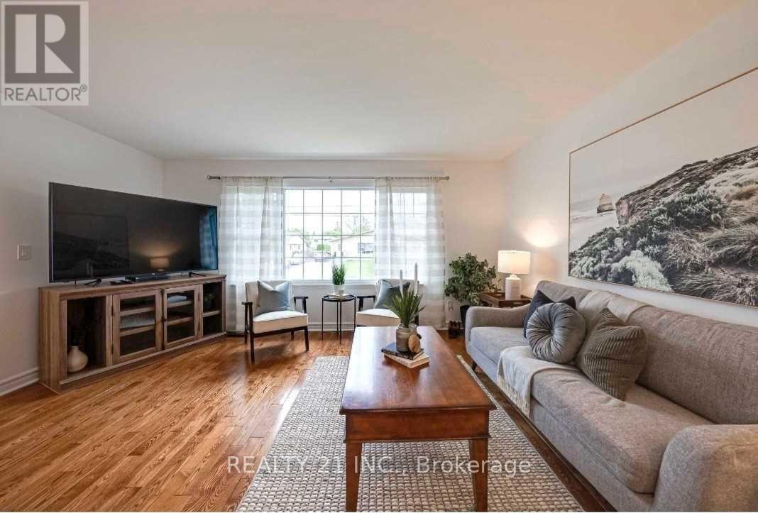 812 Sanok Drive, Pickering (West Shore), Ontario  L1W 2P9 - Photo 8 - E12849150