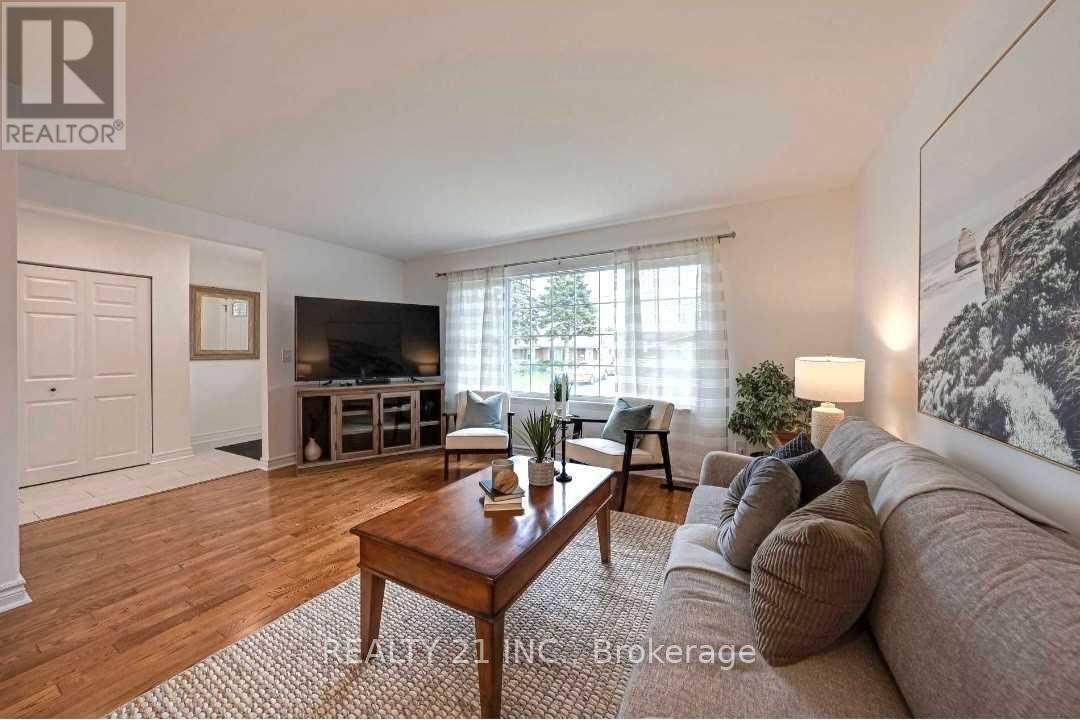 812 Sanok Drive, Pickering (West Shore), Ontario  L1W 2P9 - Photo 9 - E12849150