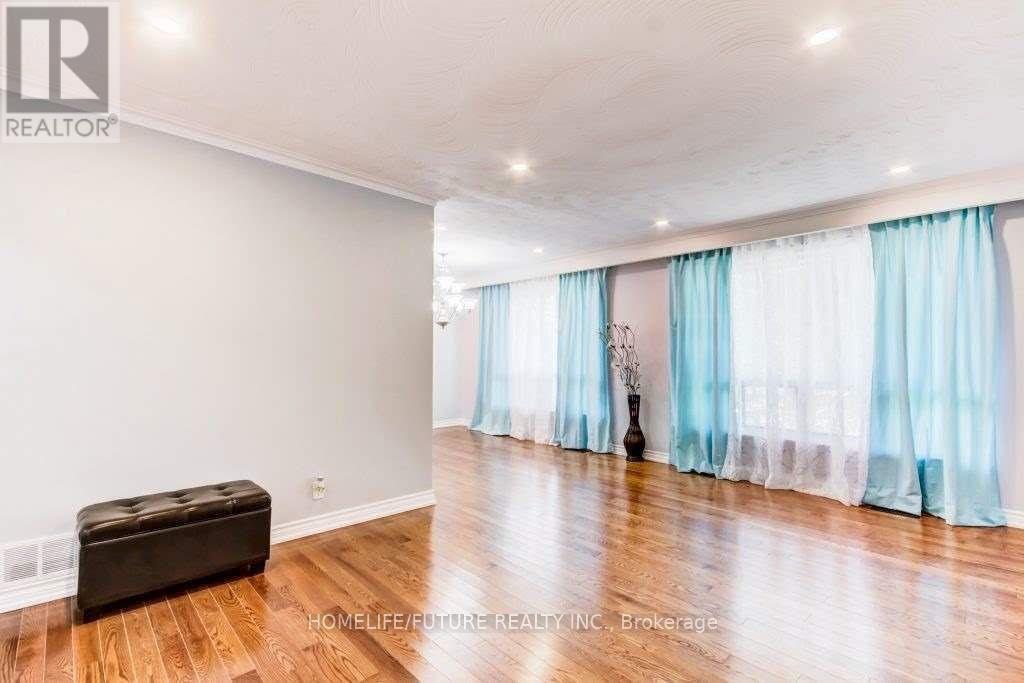 Main - 27 Kells Avenue, Toronto, Ontario  M1K 4W6 - Photo 3 - E12849154