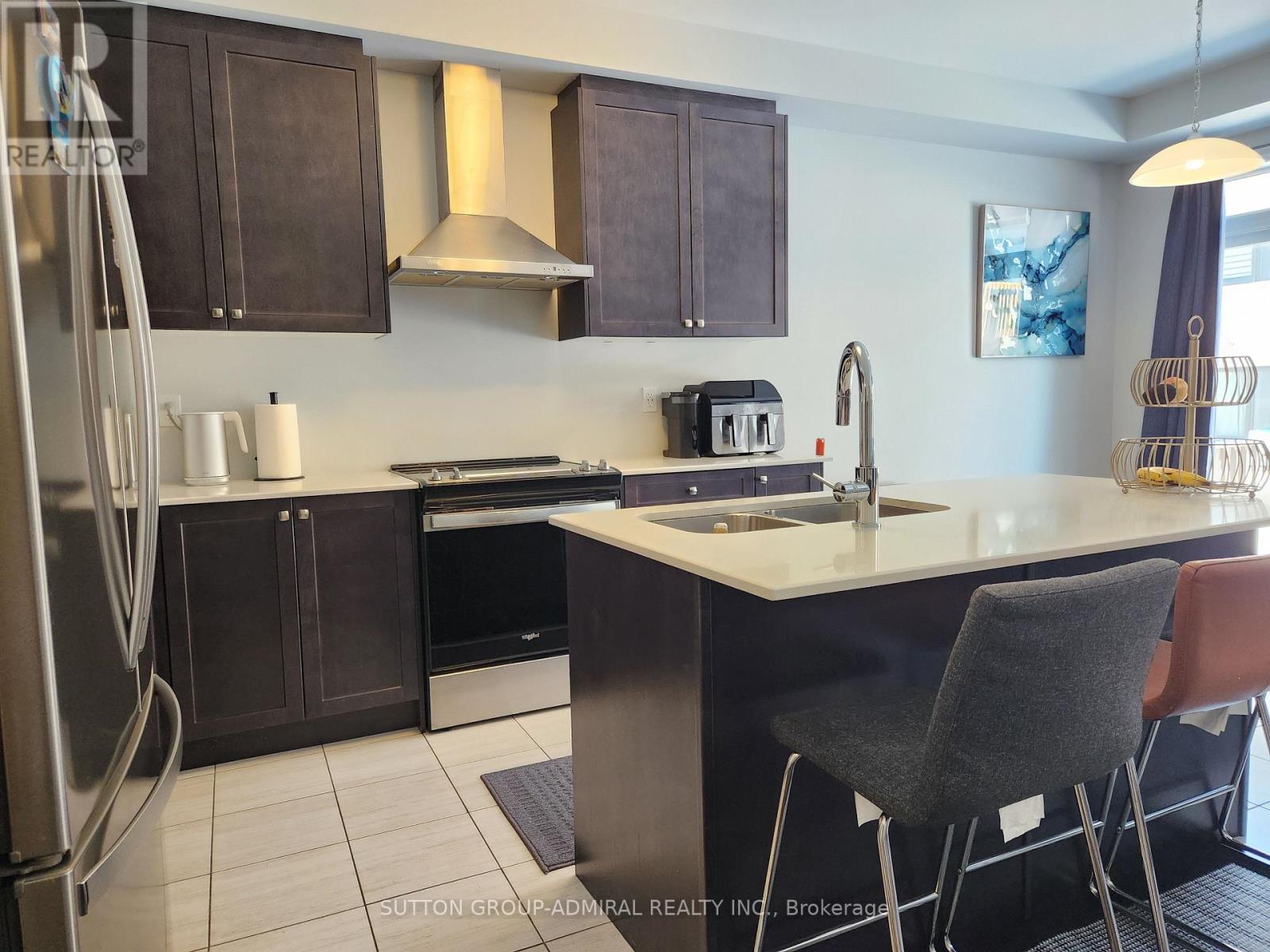 984 Crowsnest Hollow, Pickering, Ontario  L1X 0P4 - Photo 7 - E12849206