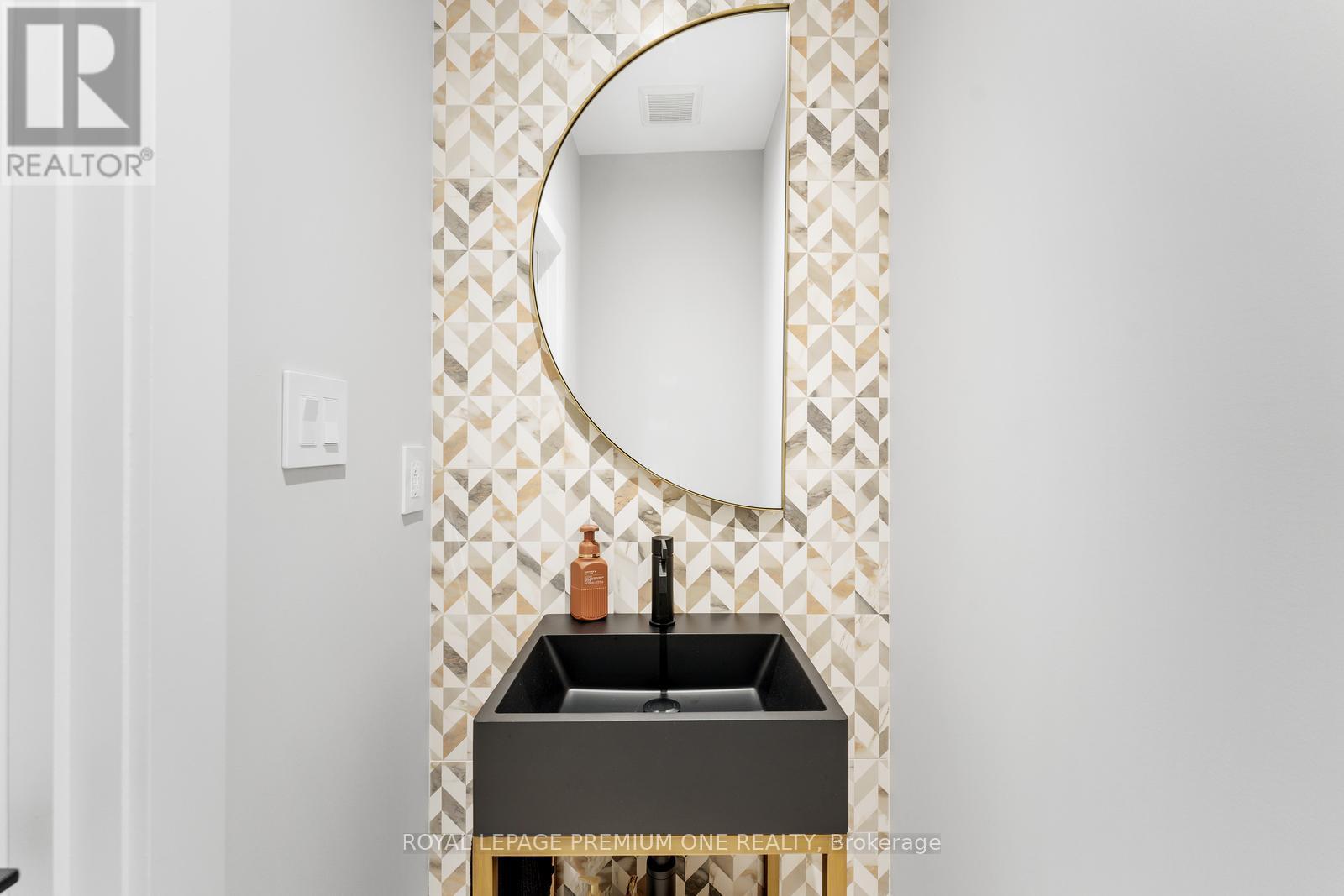 49 Norman Drive, King (King City), Ontario  L7B 1J2 - Photo 26 - N12849098