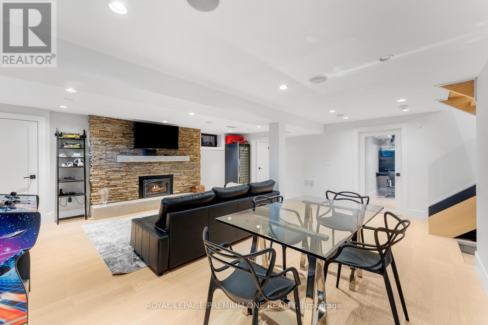 49 Norman Drive, King (King City), Ontario  L7B 1J2 - Photo 36 - N12849098