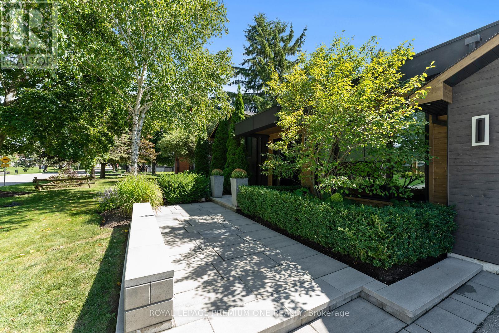 49 Norman Drive, King (King City), Ontario  L7B 1J2 - Photo 8 - N12849098