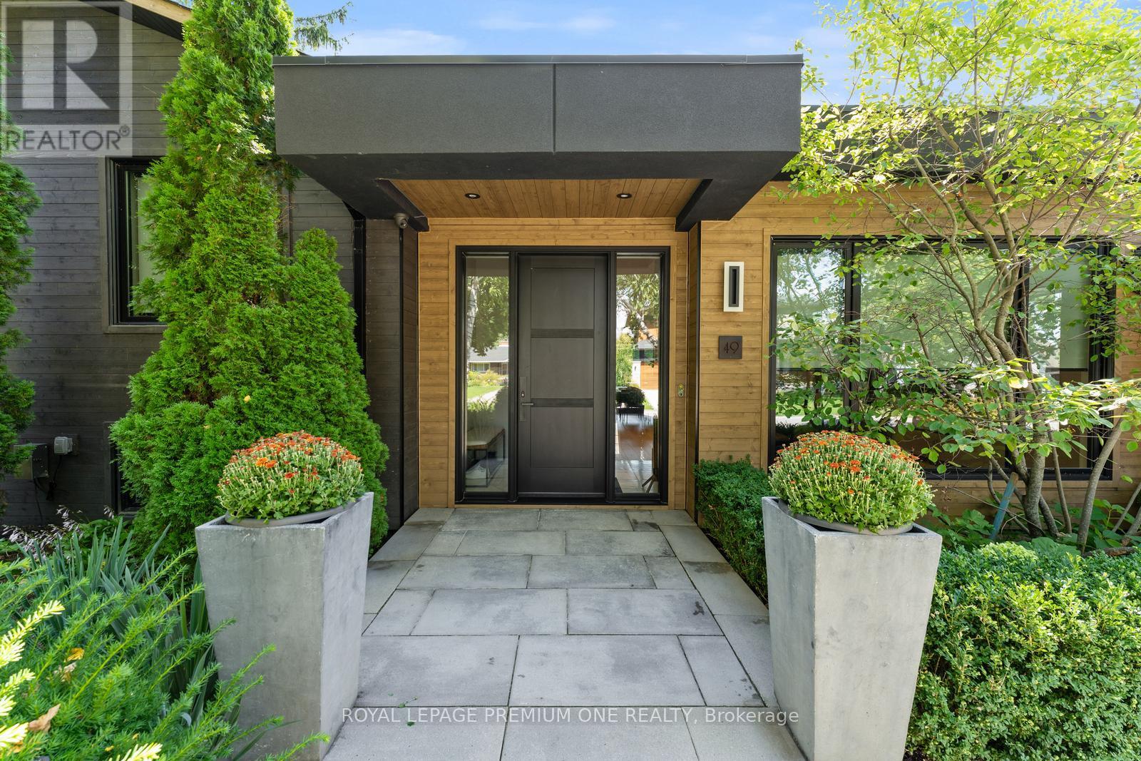 49 Norman Drive, King (King City), Ontario  L7B 1J2 - Photo 9 - N12849098