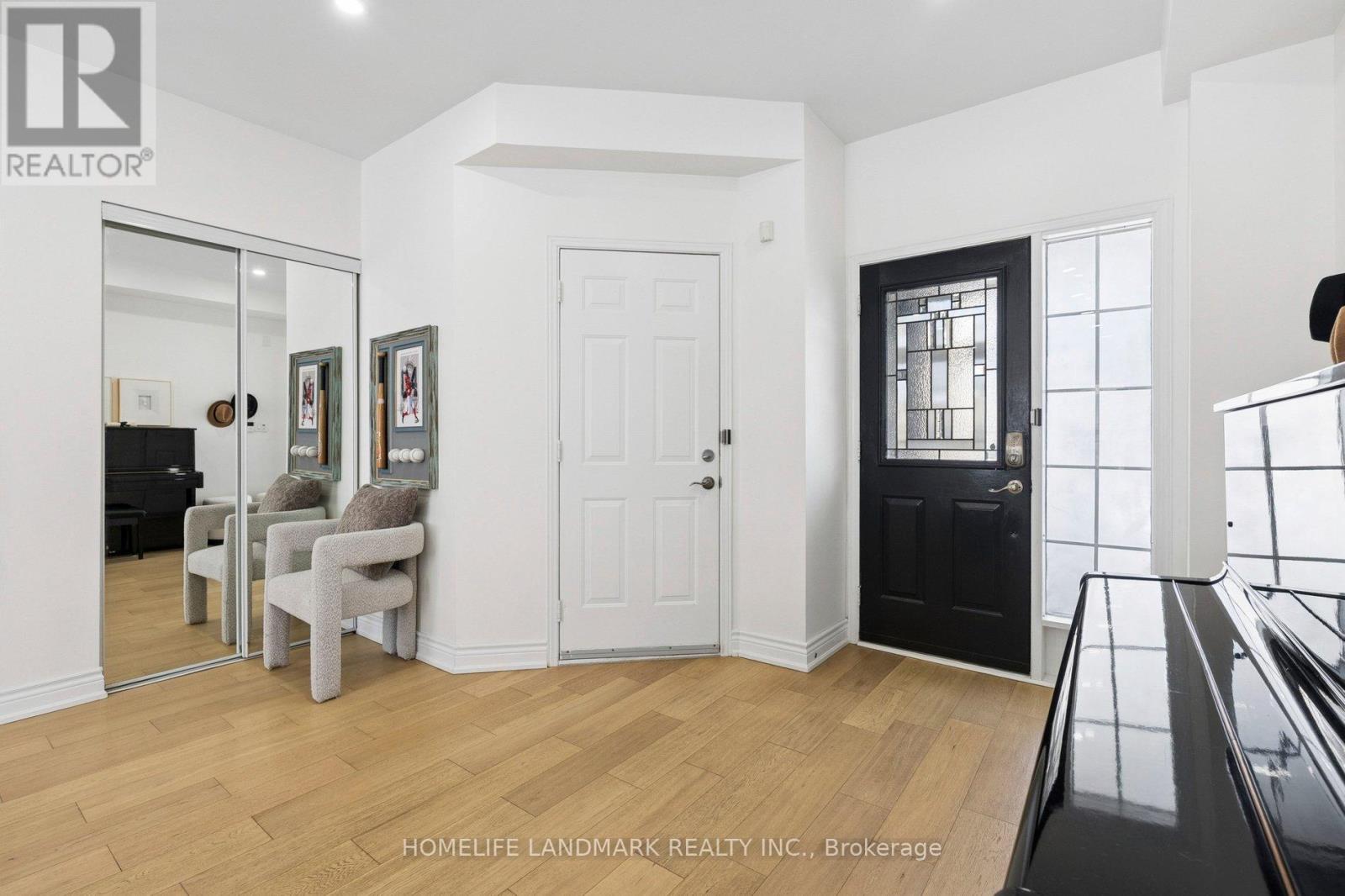 6 Cameo Drive, Richmond Hill, Ontario  L4S 2C3 - Photo 2 - N12849120