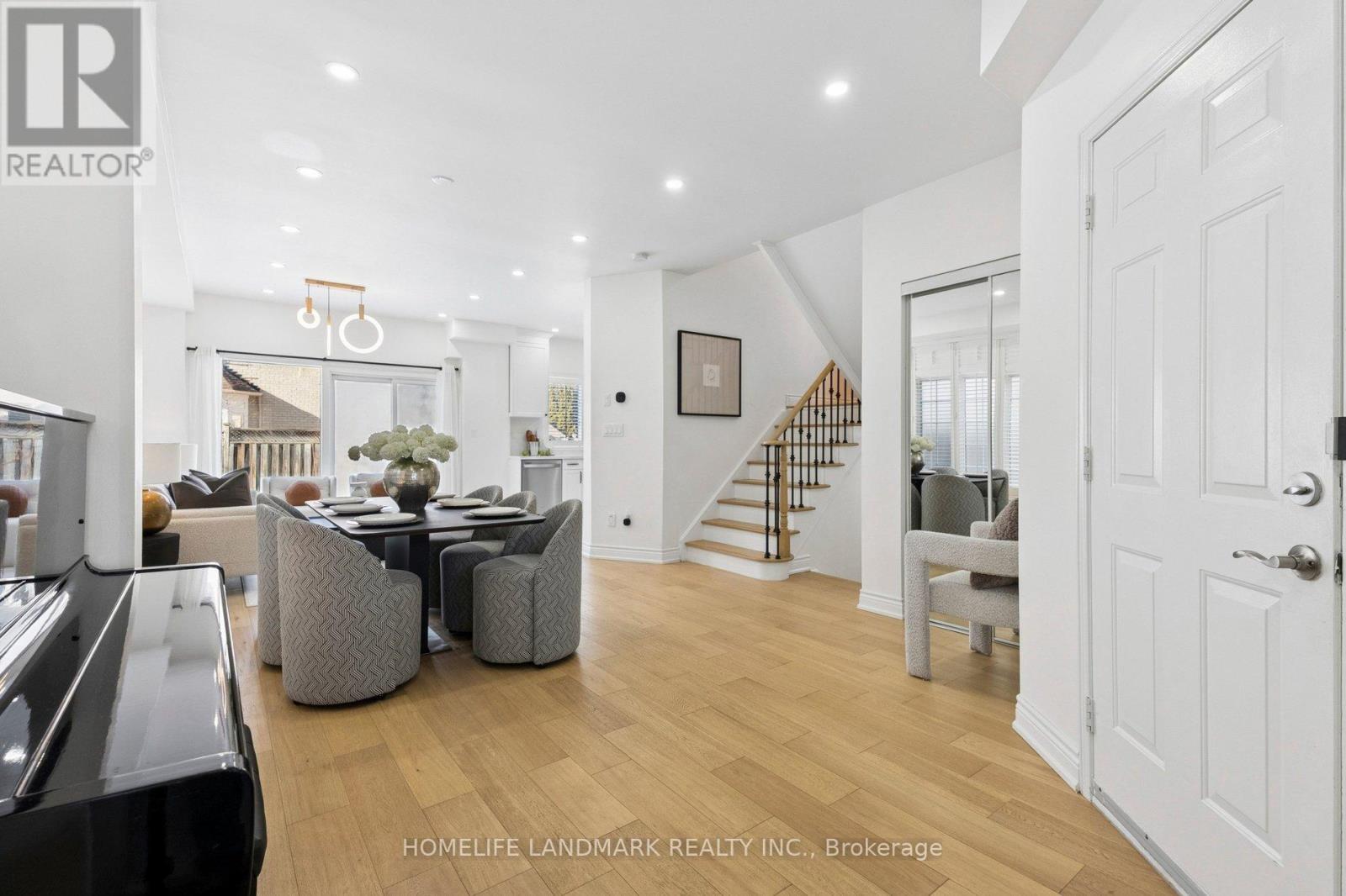 6 Cameo Drive, Richmond Hill, Ontario  L4S 2C3 - Photo 3 - N12849120