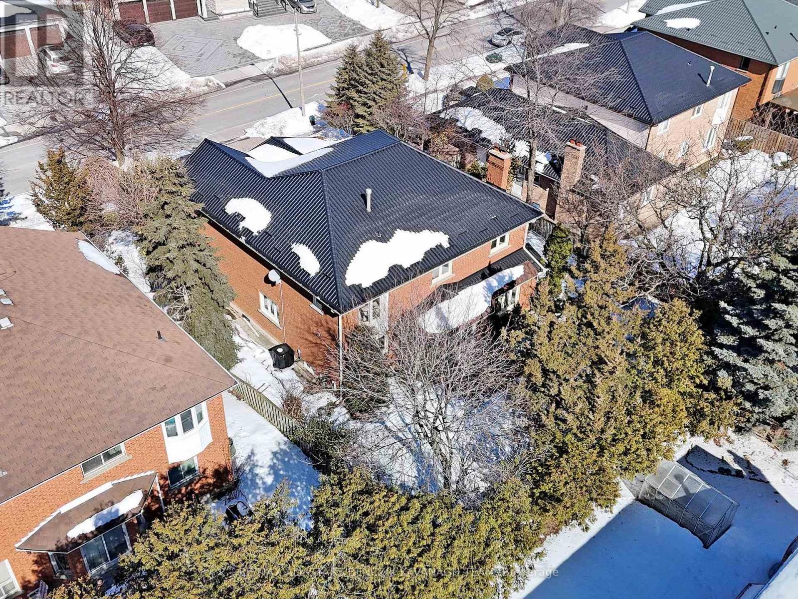 57 Highglen Avenue, Markham, Ontario  L3R 8R1 - Photo 35 - N12849212