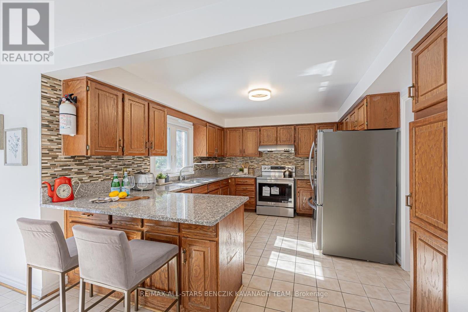 57 Highglen Avenue, Markham, Ontario  L3R 8R1 - Photo 9 - N12849212