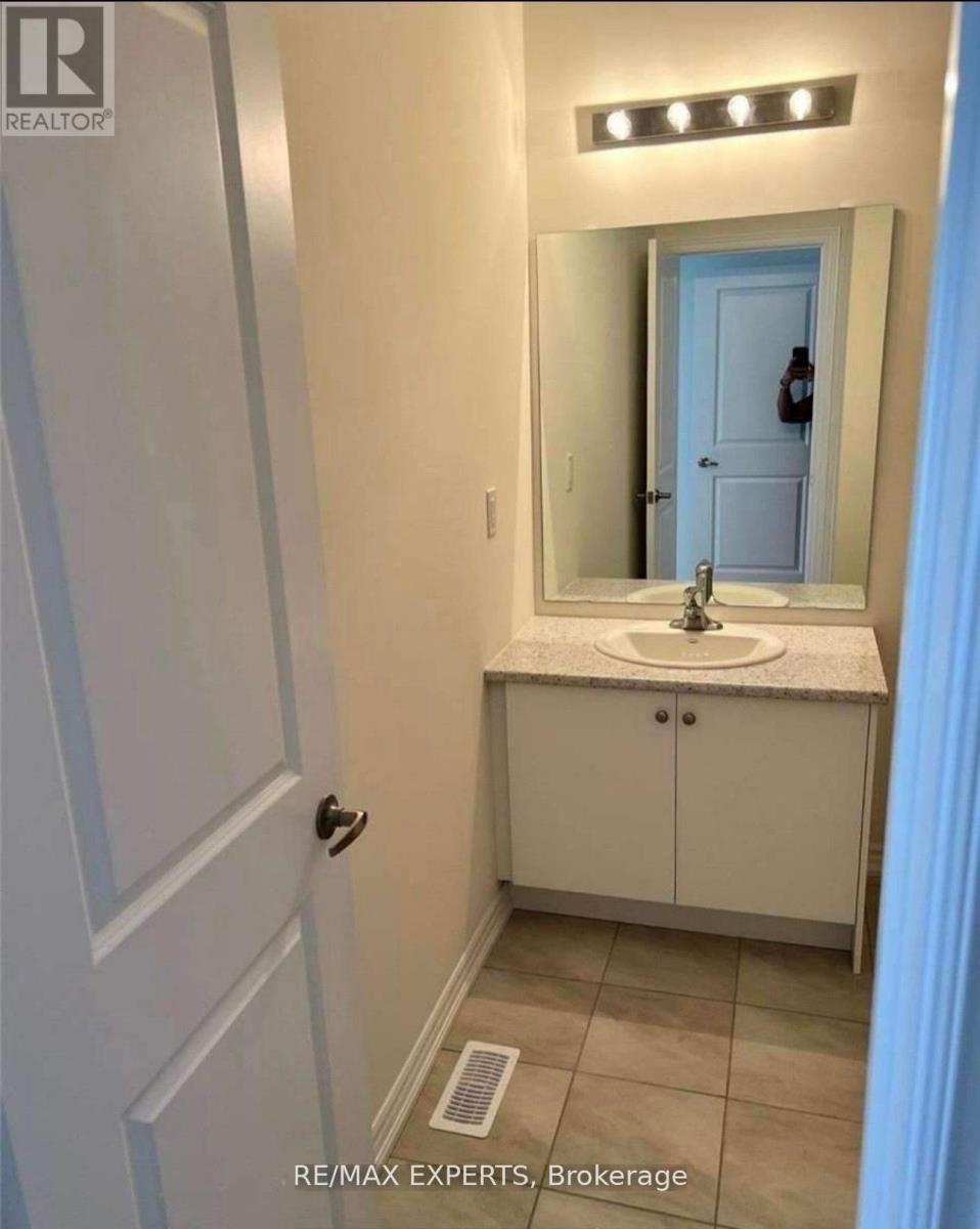 33 Bannister Road, Barrie, Ontario  L9J 0L5 - Photo 13 - S12849220