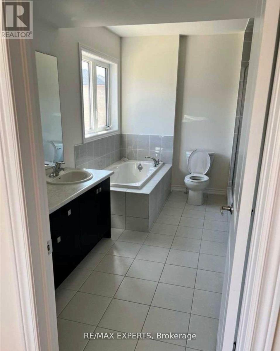 33 Bannister Road, Barrie, Ontario  L9J 0L5 - Photo 6 - S12849220