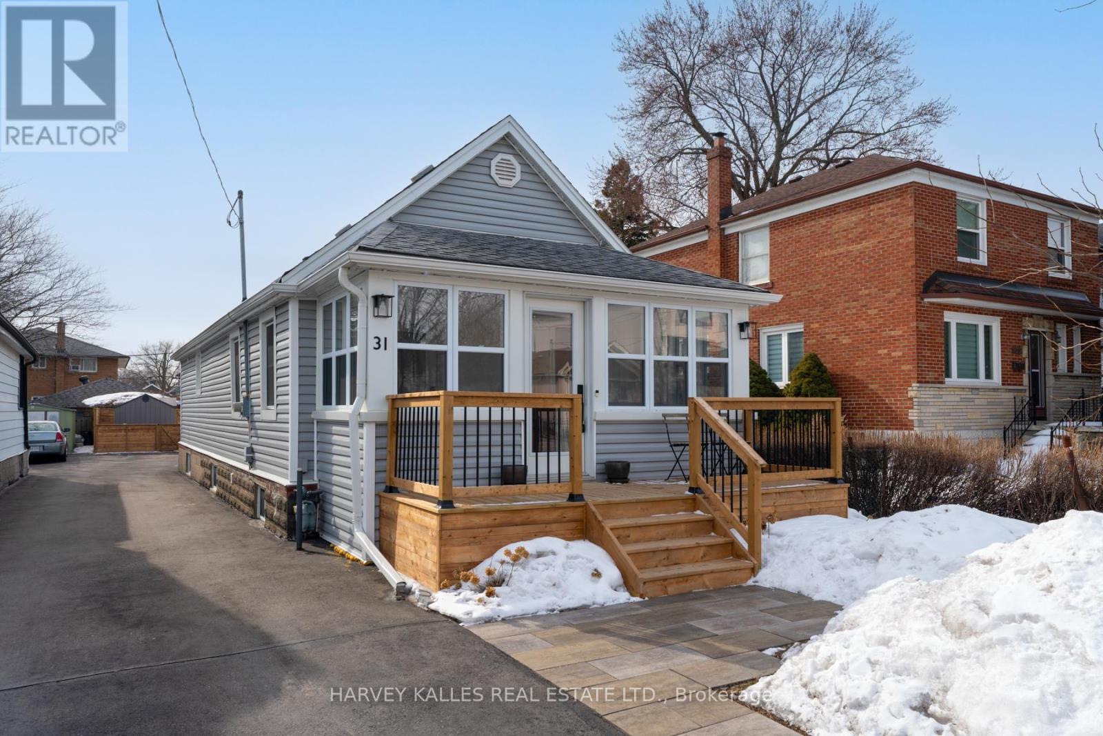 31 ELDER AVENUE, toronto (long branch), Ontario