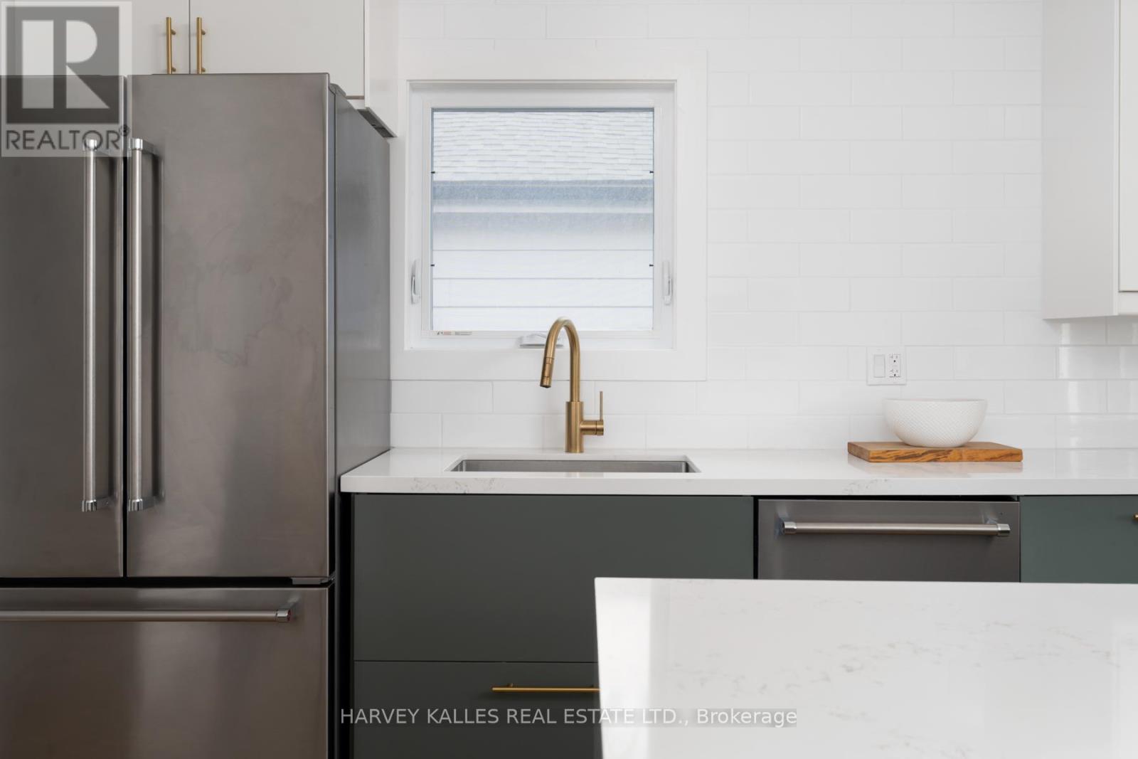 31 Elder Avenue, Toronto (Long Branch), Ontario  M8W 1S3 - Photo 33 - W12849096