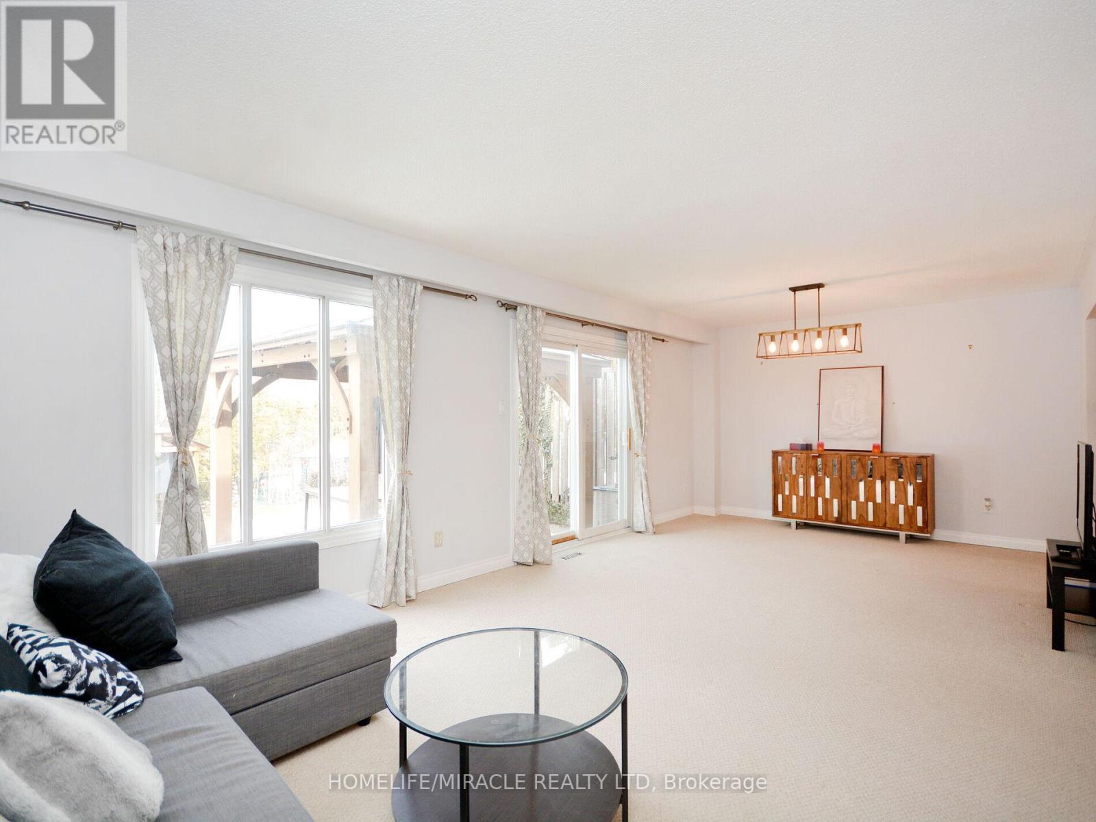 Main - 2335 Council Ring Road, Mississauga, Ontario  L5L 1B9 - Photo 10 - W12849136