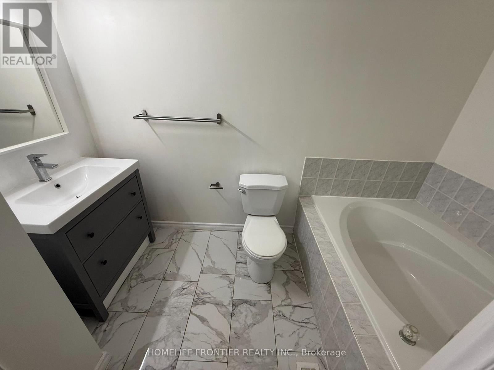 2494 Gill Crescent, Oakville, Ontario  L6H 6P4 - Photo 7 - W12849192