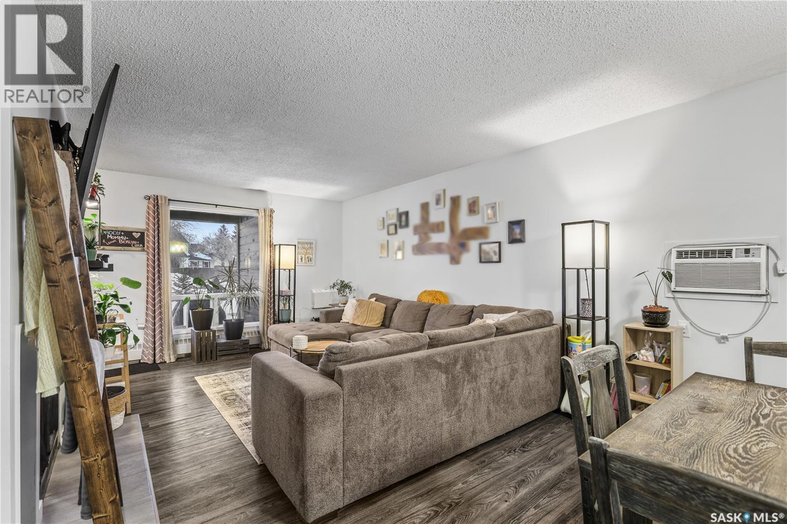 67 Rodenbush Drive, Regina, Saskatchewan  S4R 8C7 - Photo 7 - SK029774