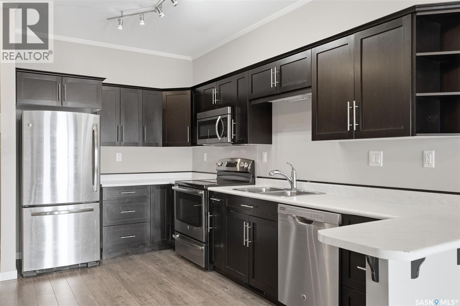 120 545 Hassard Close, Saskatoon, Saskatchewan  S7L 6V3 - Photo 2 - SK029710