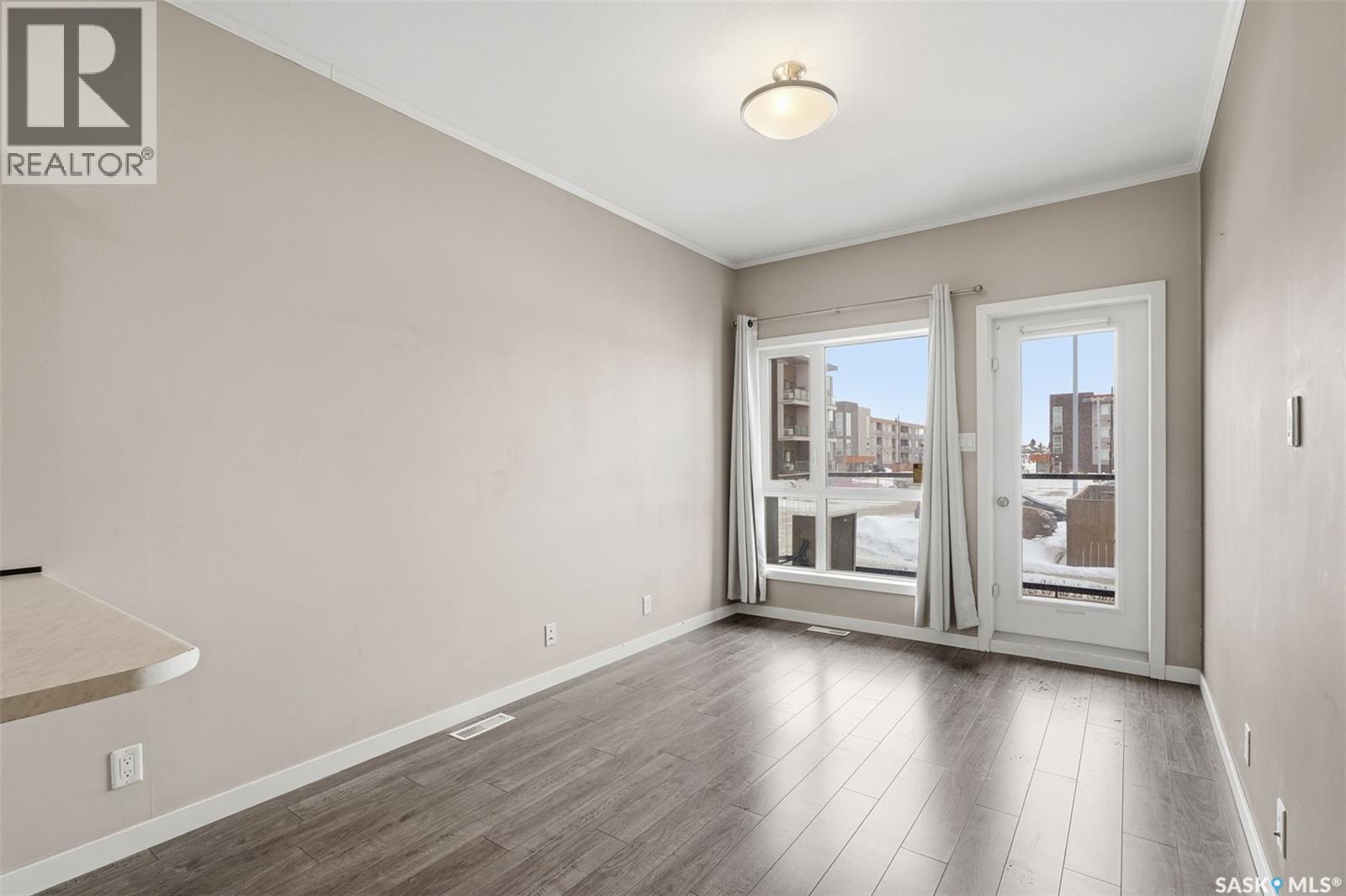 120 545 Hassard Close, Saskatoon, Saskatchewan  S7L 6V3 - Photo 4 - SK029710