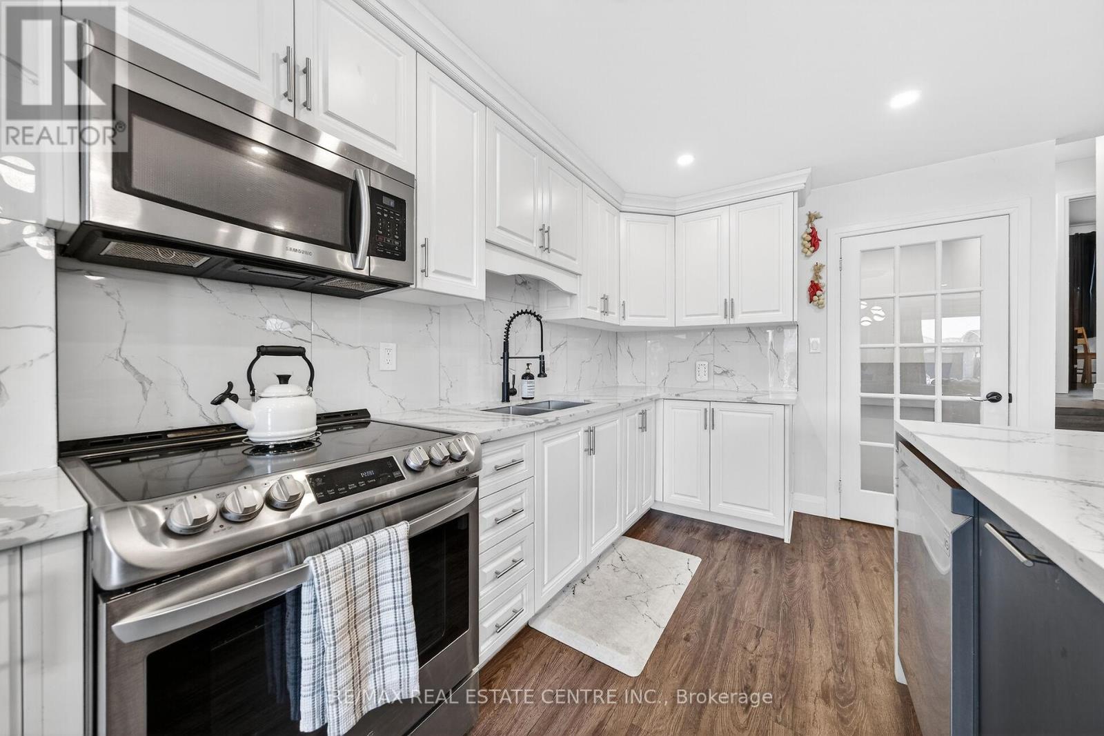 33 Glen Vista Drive, Hamilton (Red Hill), Ontario  L8K 5V5 - Photo 11 - X12849216