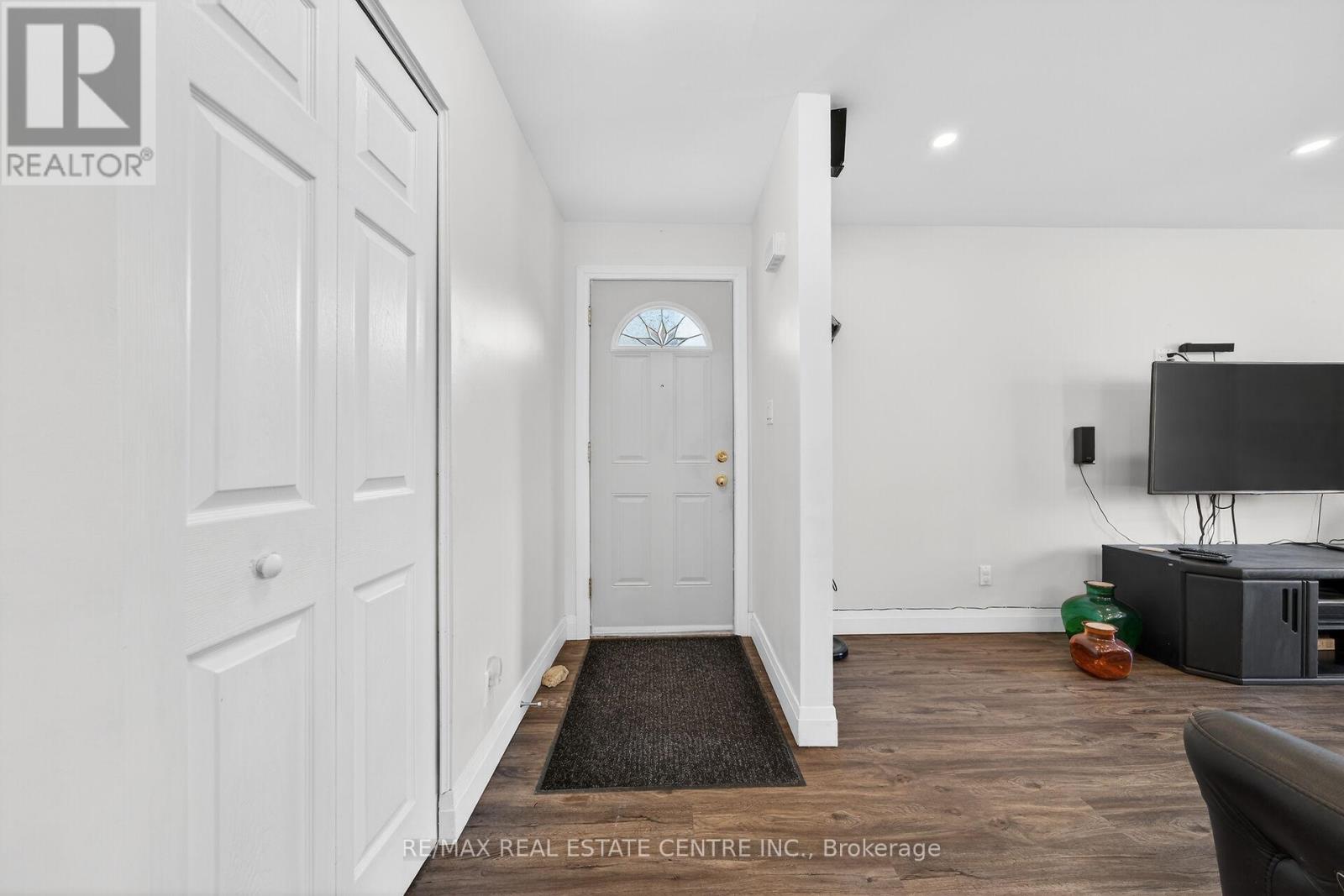 33 Glen Vista Drive, Hamilton (Red Hill), Ontario  L8K 5V5 - Photo 3 - X12849216