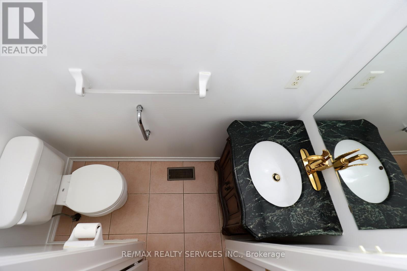 17 Ballantyne Drive, Ajax, Ontario  L1T 4H6 - Photo 10 - E12846846