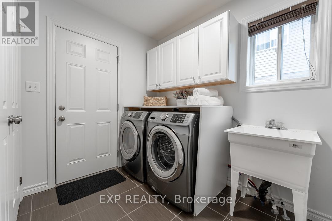 919 Foxcreek Road, London North, Ontario  N6G 0H1 - Photo 16 - X12720738