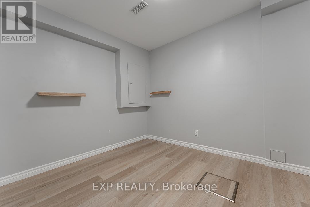 919 Foxcreek Road, London North, Ontario  N6G 0H1 - Photo 36 - X12720738