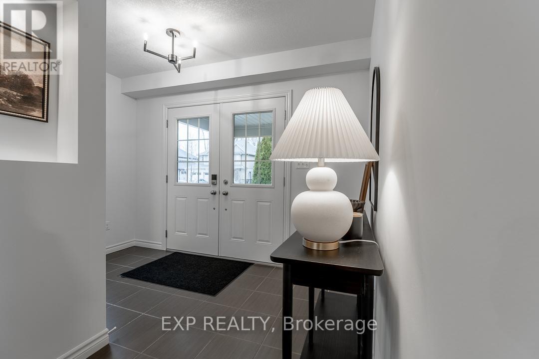 919 Foxcreek Road, London North, Ontario  N6G 0H1 - Photo 4 - X12720738