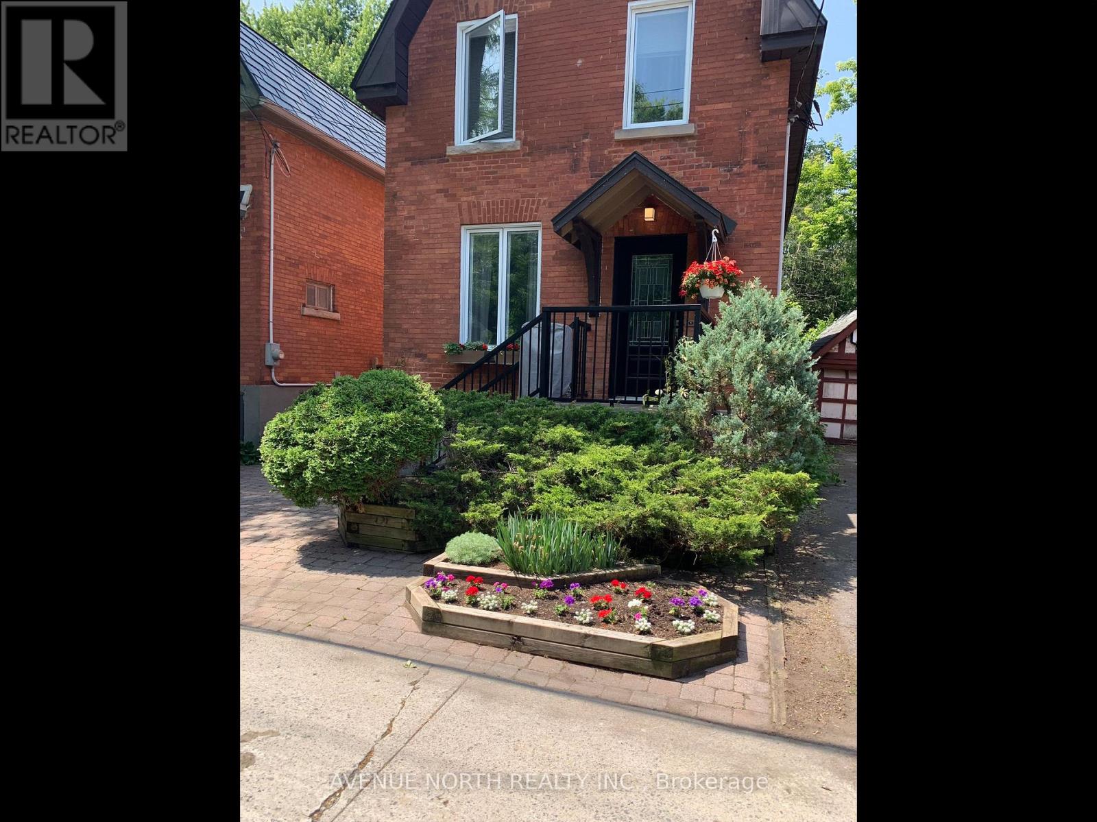 48 Leonard Avenue, Ottawa, Ontario  K1S 4T9 - Photo 2 - X12818784