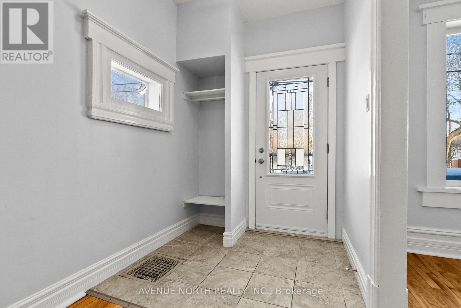 48 Leonard Avenue, Ottawa, Ontario  K1S 4T9 - Photo 4 - X12818784