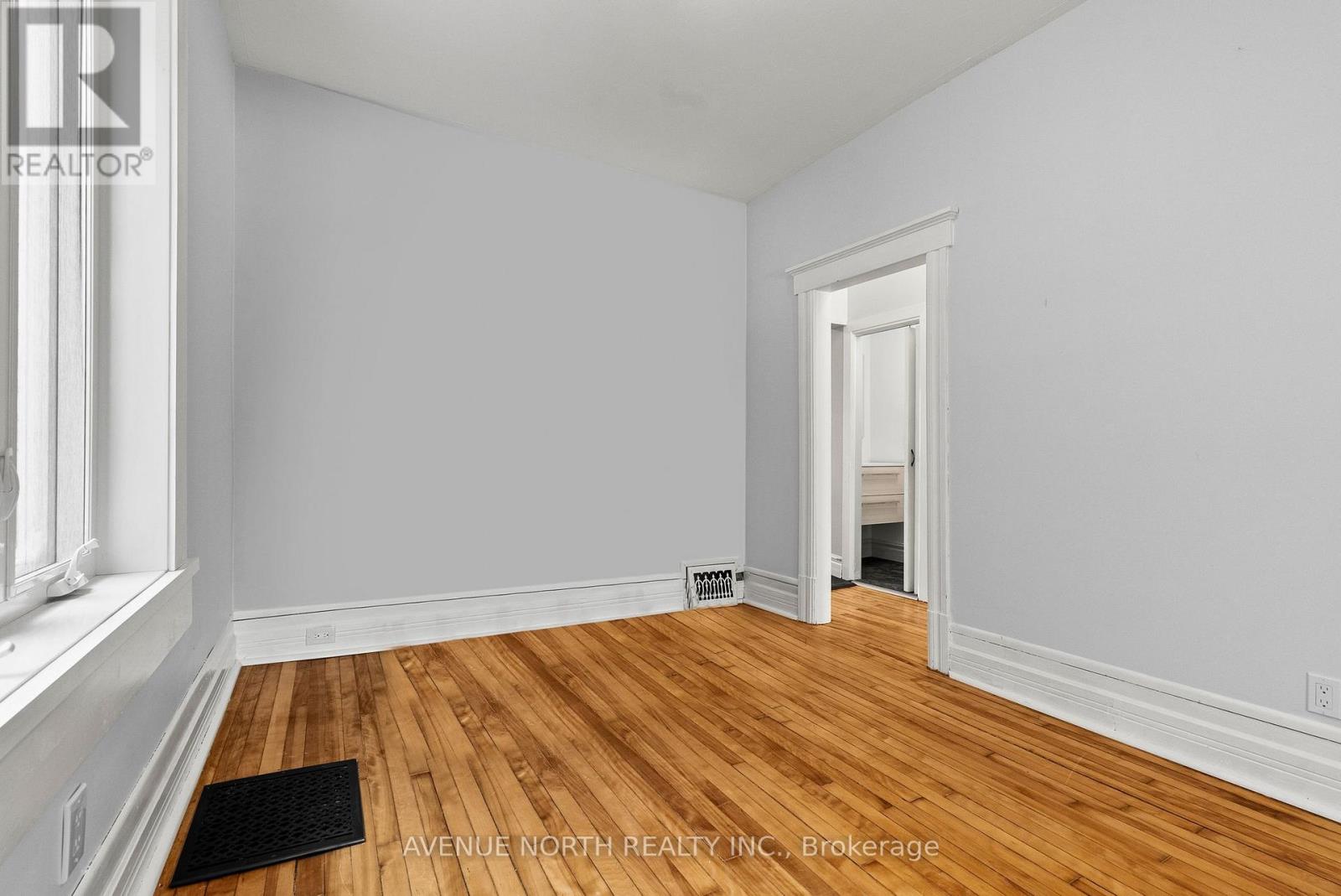 48 Leonard Avenue, Ottawa, Ontario  K1S 4T9 - Photo 8 - X12818784