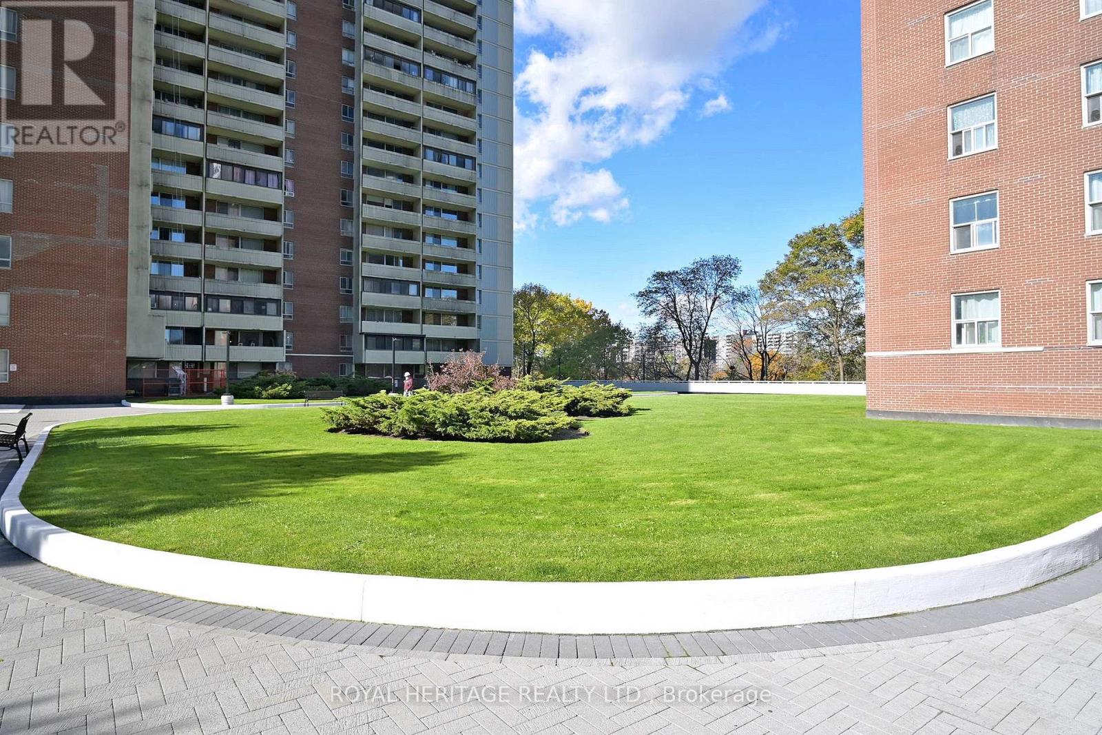 301 - 3 Massey Square, Toronto, Ontario  M4C 5L5 - Photo 2 - E12666078