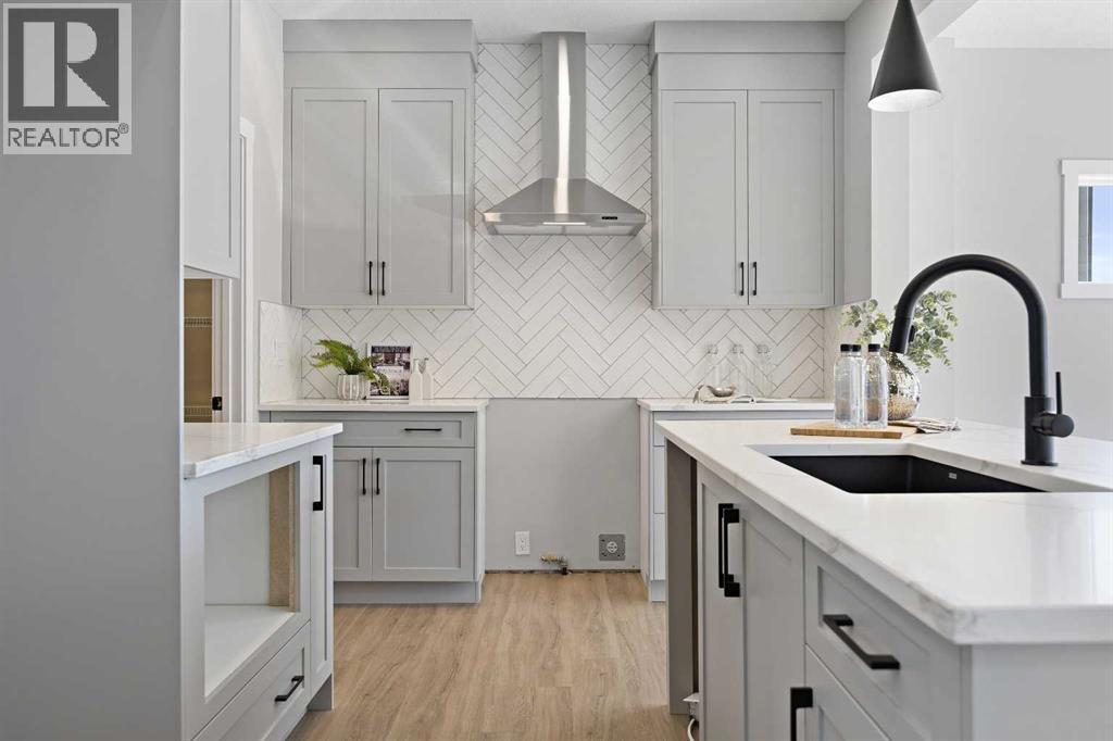 1414 Bayview Crescent Sw, Airdrie, Alberta  T4B 5N9 - Photo 5 - A2267299