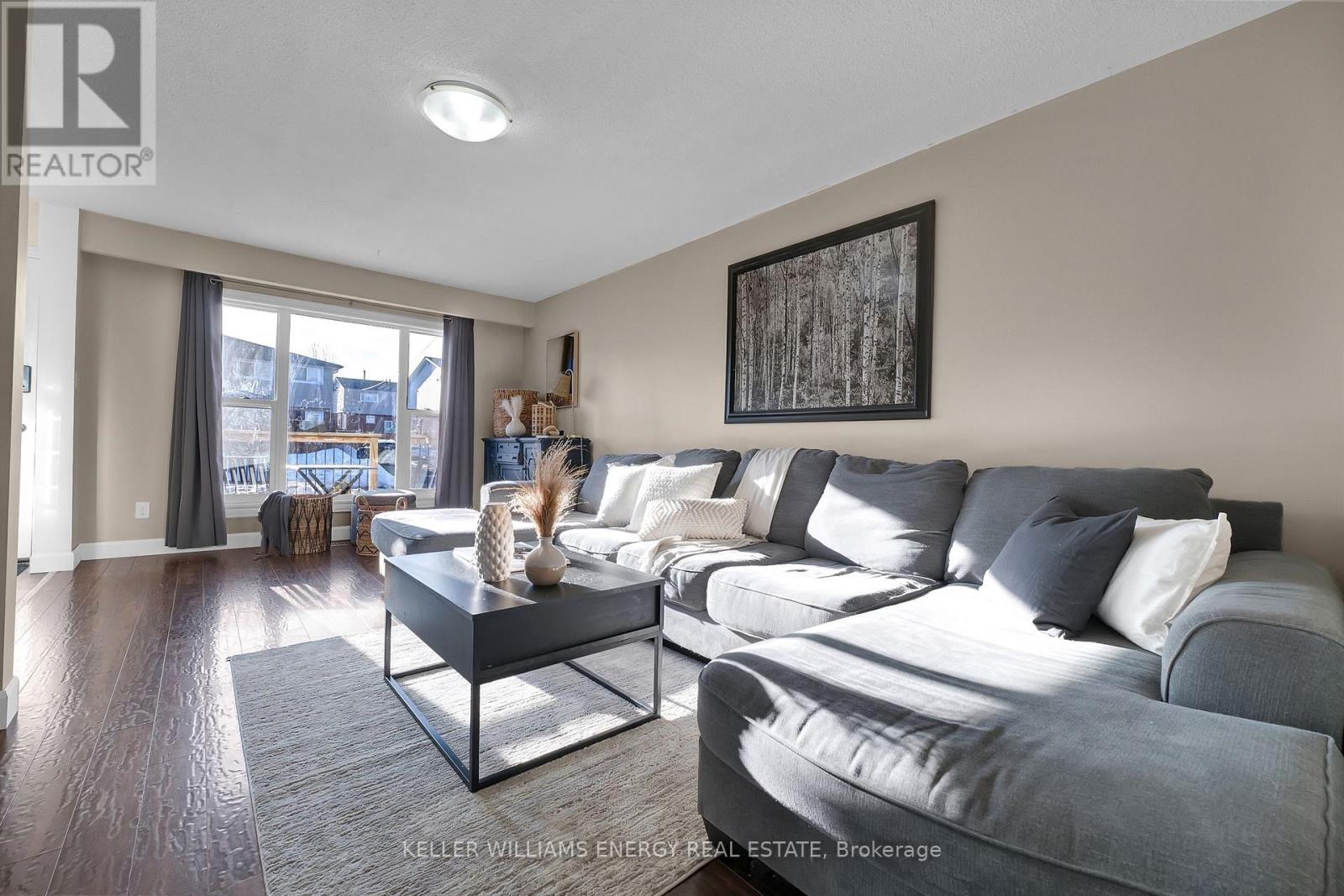 199 Barkley Crescent, Oshawa (Vanier), Ontario  L1J 2E5 - Photo 3 - E12849240