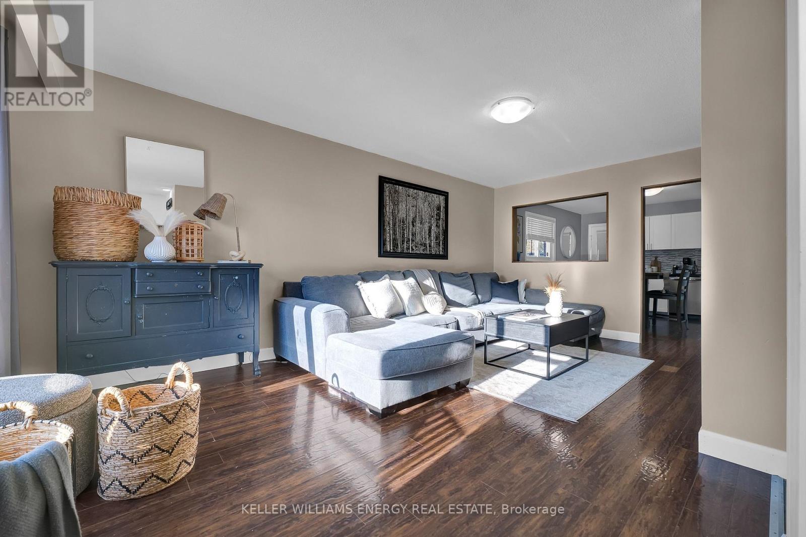 199 Barkley Crescent, Oshawa (Vanier), Ontario  L1J 2E5 - Photo 4 - E12849240