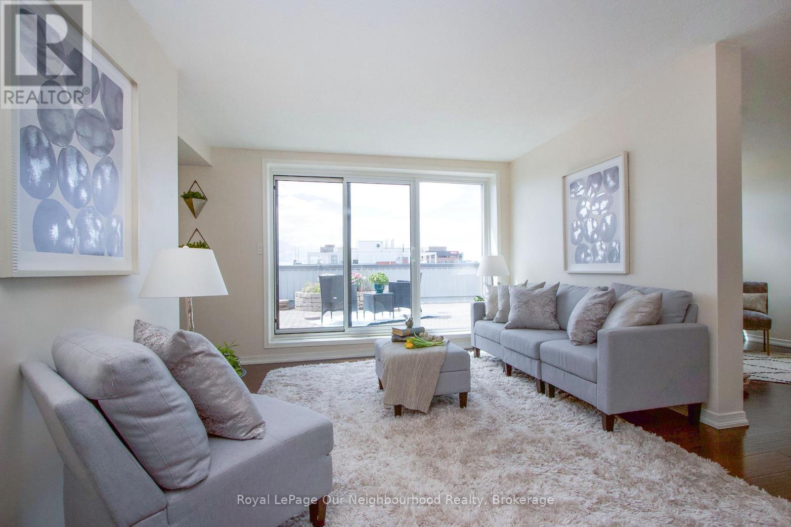 702 - 80 Athol Street E, Oshawa (Central), Ontario  L1H 8B7 - Photo 2 - E12849294