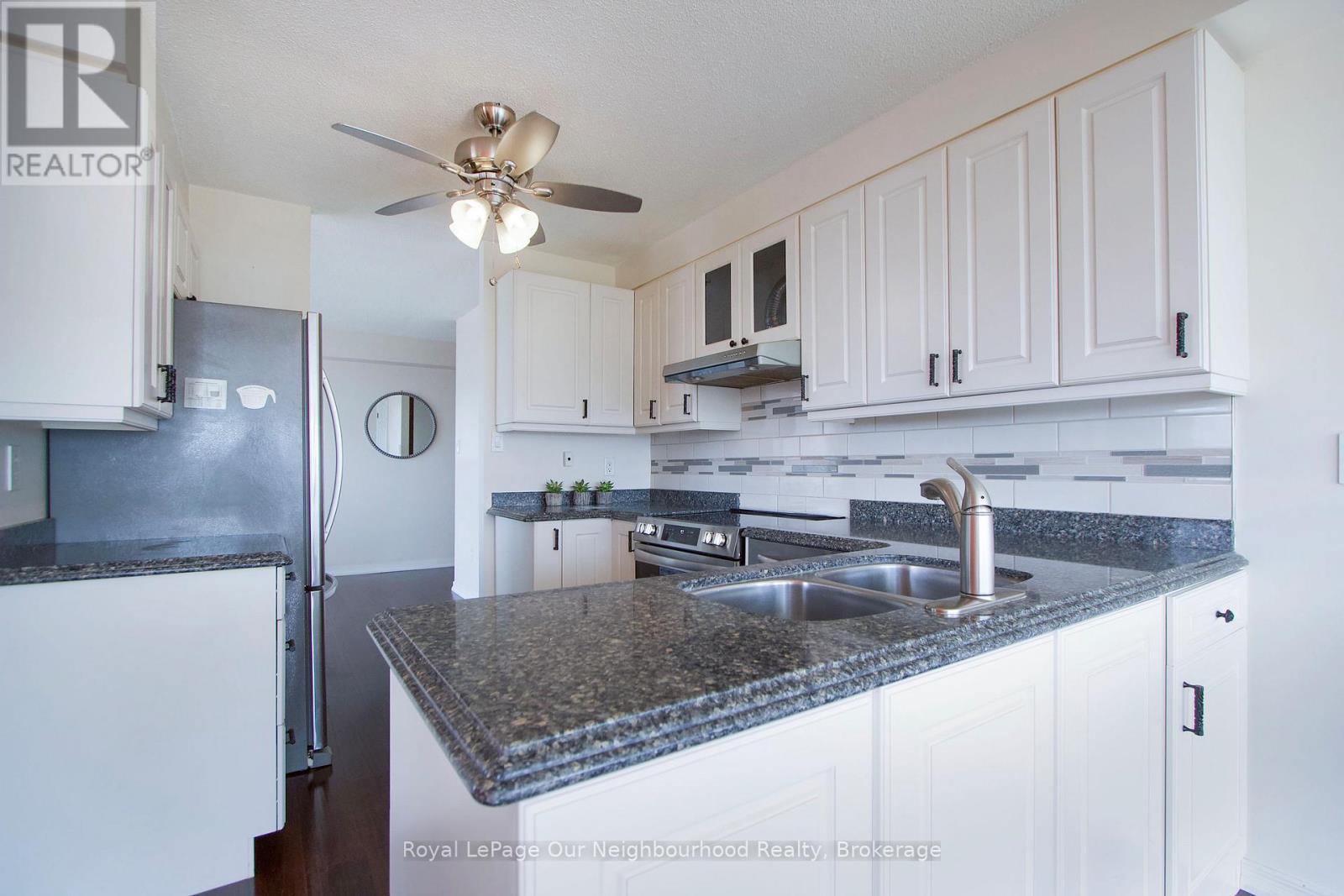 702 - 80 Athol Street E, Oshawa (Central), Ontario  L1H 8B7 - Photo 9 - E12849294