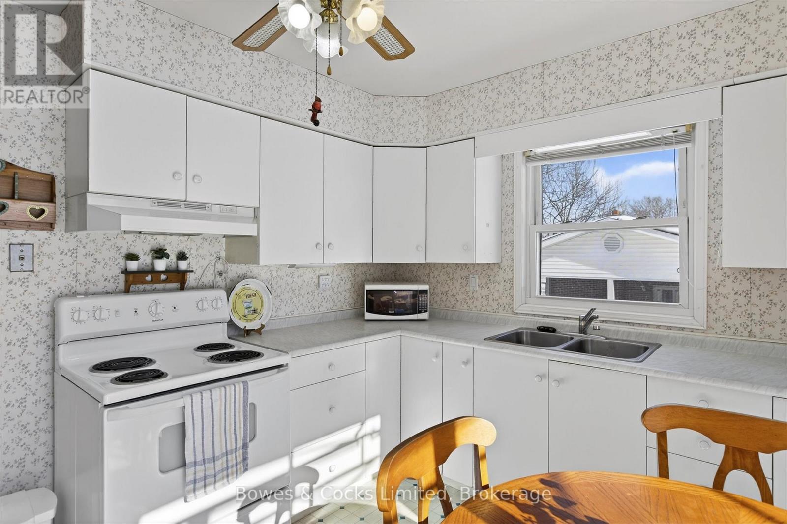 628 Corrigan Crescent, Peterborough, Ontario  K9J 7N8 - Photo 12 - X12849424