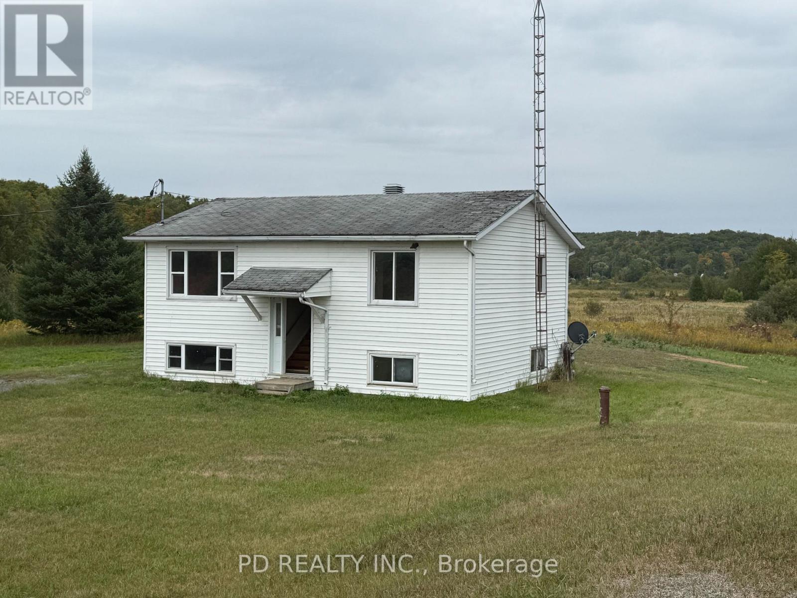 1251 Brock Road, Frontenac, Ontario K0H 2E0 - Photo 2 - X12849618