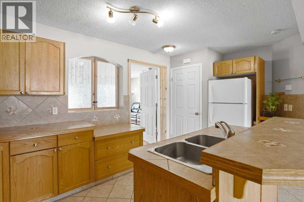 163 Eversyde Circle Sw, Calgary, Alberta  T2Y 4T4 - Photo 8 - A2289103