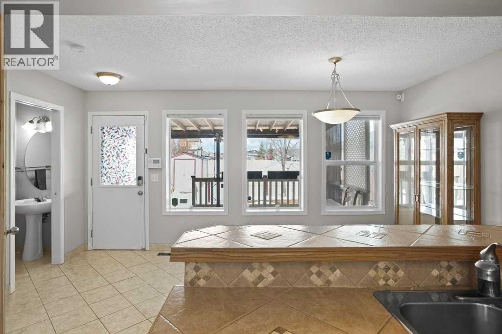 163 Eversyde Circle Sw, Calgary, Alberta  T2Y 4T4 - Photo 12 - A2289103