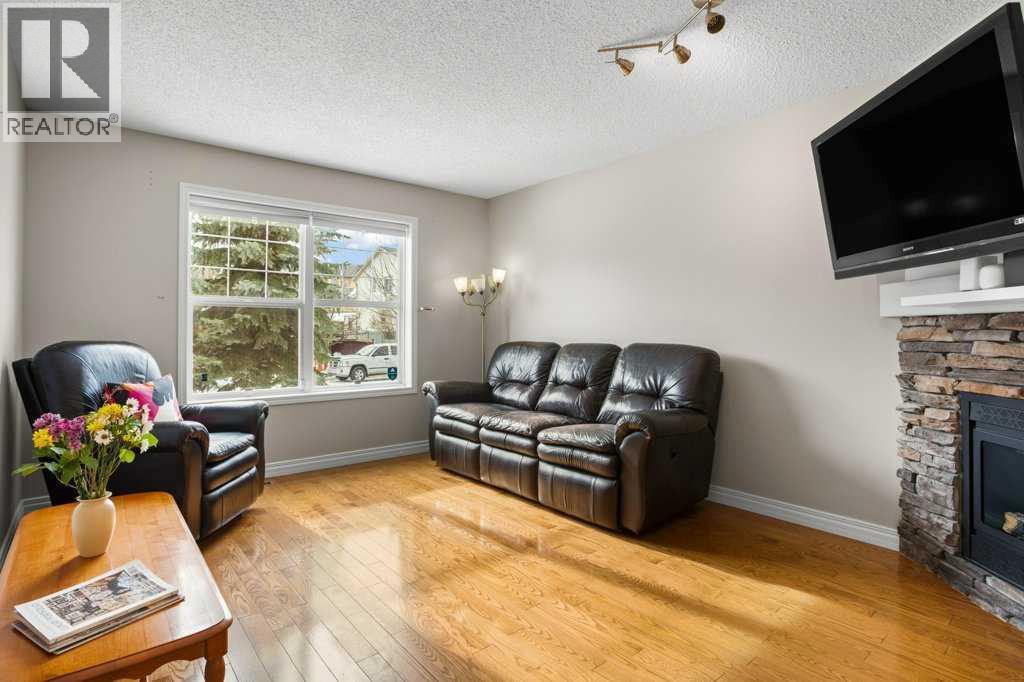 163 Eversyde Circle Sw, Calgary, Alberta  T2Y 4T4 - Photo 3 - A2289103