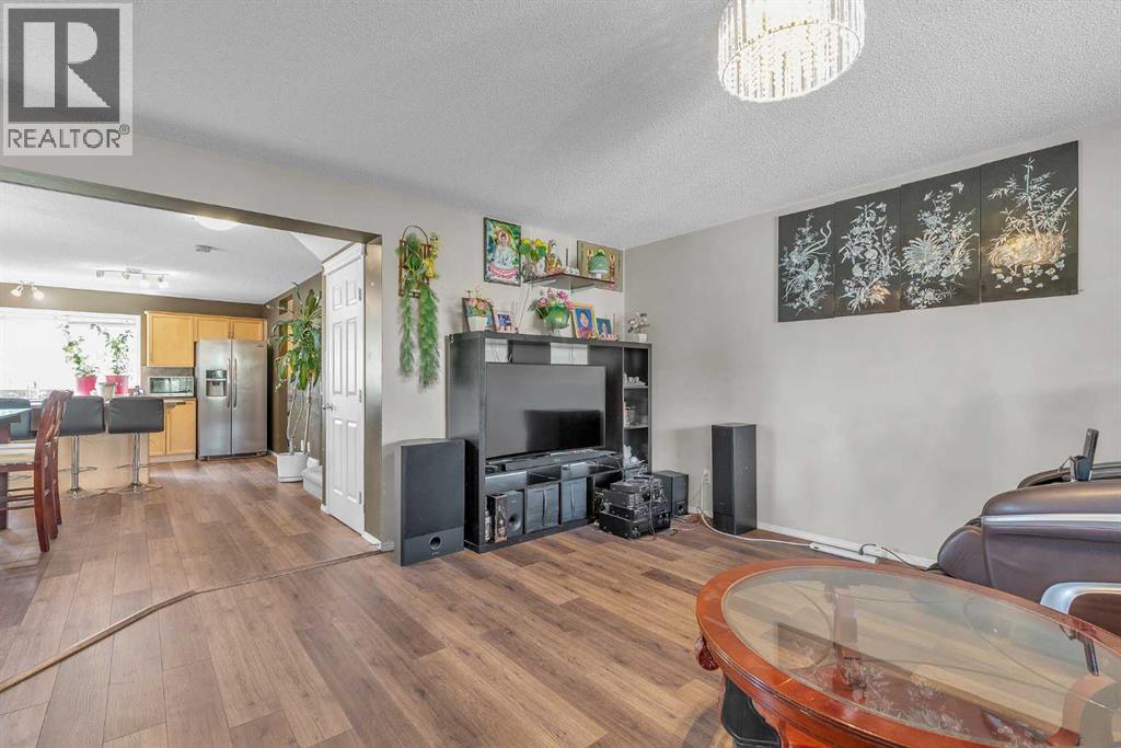 115 Evermeadow Avenue Sw, Calgary, Alberta  T2Y 5E5 - Photo 6 - A2289587