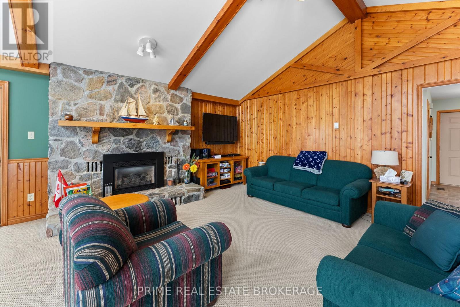 9856 Huron Place, Lambton Shores (Grand Bend), Ontario  N0M 1T0 - Photo 10 - X12849344