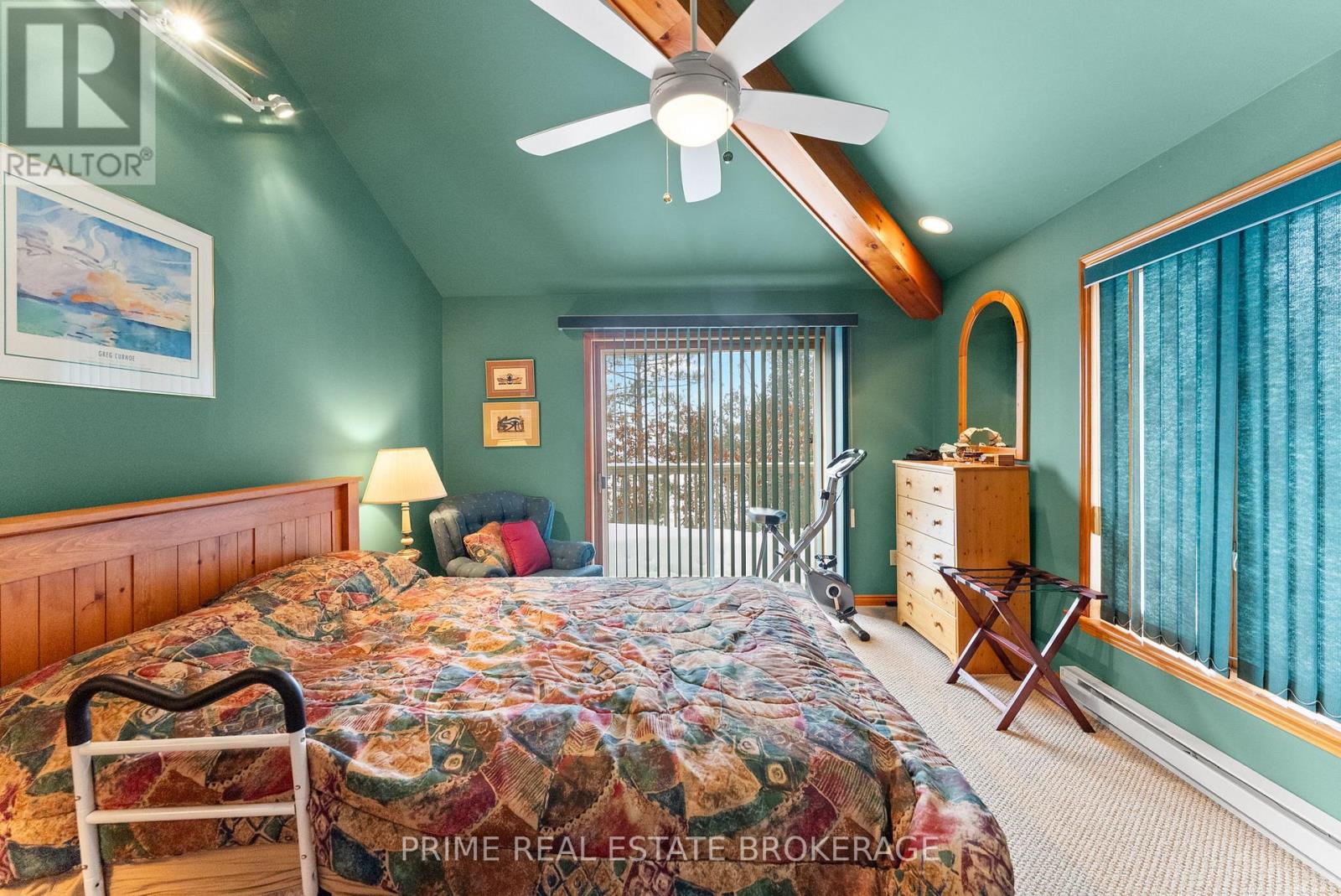 9856 Huron Place, Lambton Shores (Grand Bend), Ontario  N0M 1T0 - Photo 19 - X12849344