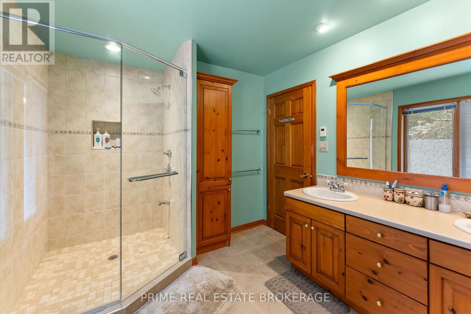 9856 Huron Place, Lambton Shores (Grand Bend), Ontario  N0M 1T0 - Photo 21 - X12849344